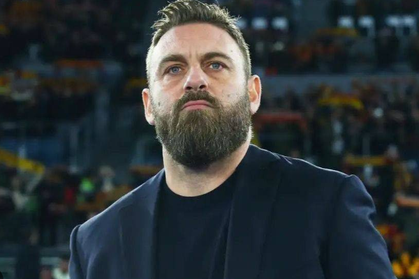 德羅西現(xiàn)任哪個球隊主帥？